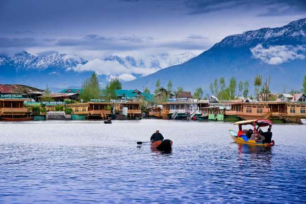 4N/5Day Srinagar Tour - Photo 2